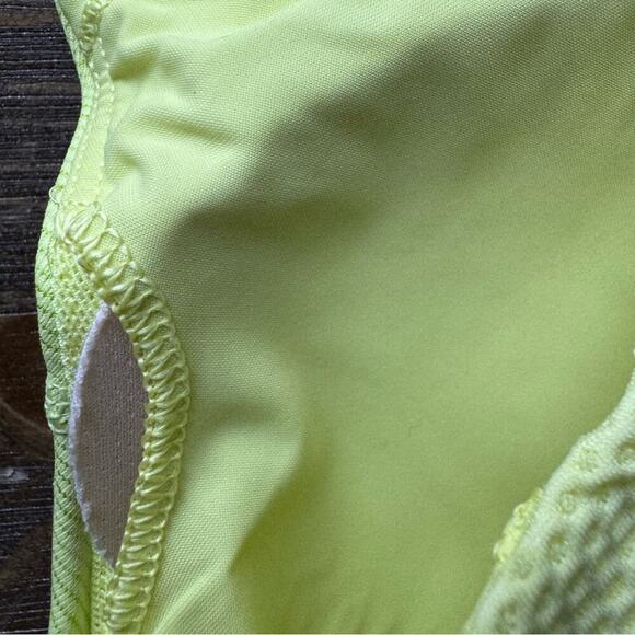 Outdoor Voices Doing Things Thrive Sports Bra Racerback Mesh Yellow Size XXS NEW - Picture 8 of 12